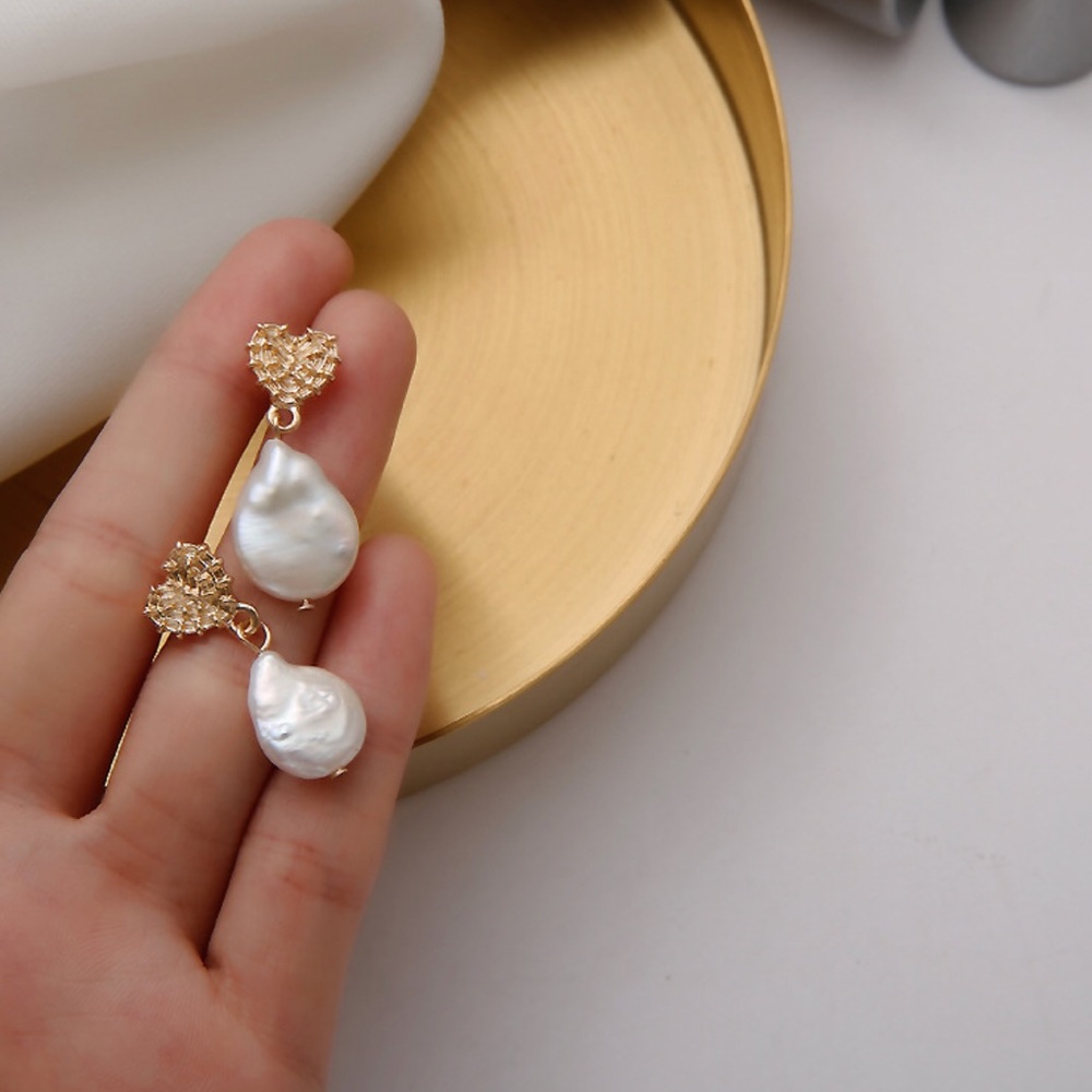 ⭐️Pearl Drop Shape heart Earrings